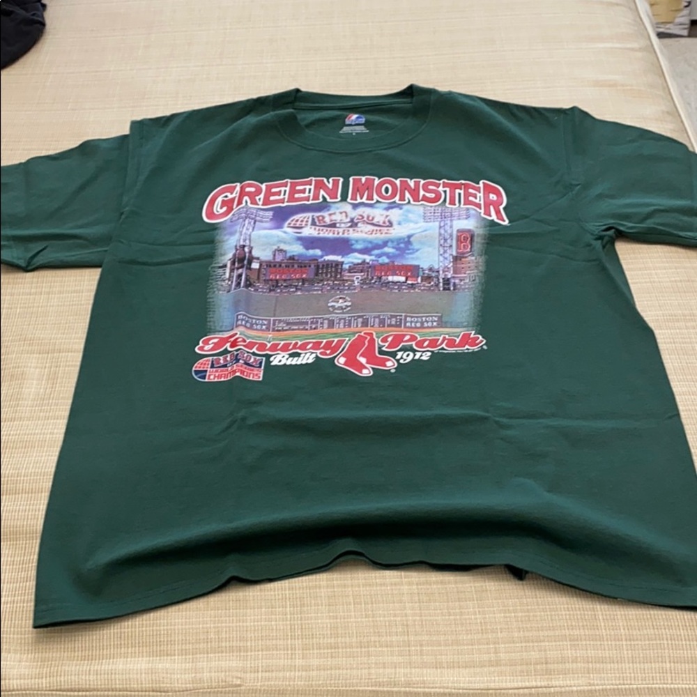 Men’s Red Sox t shirt